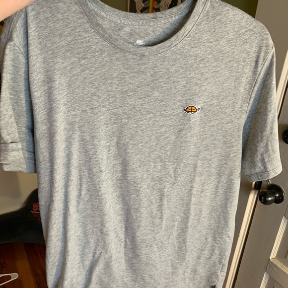 Nike SB Dry-Fit Turtle Logo T-Shirt - Picture 2 of 3